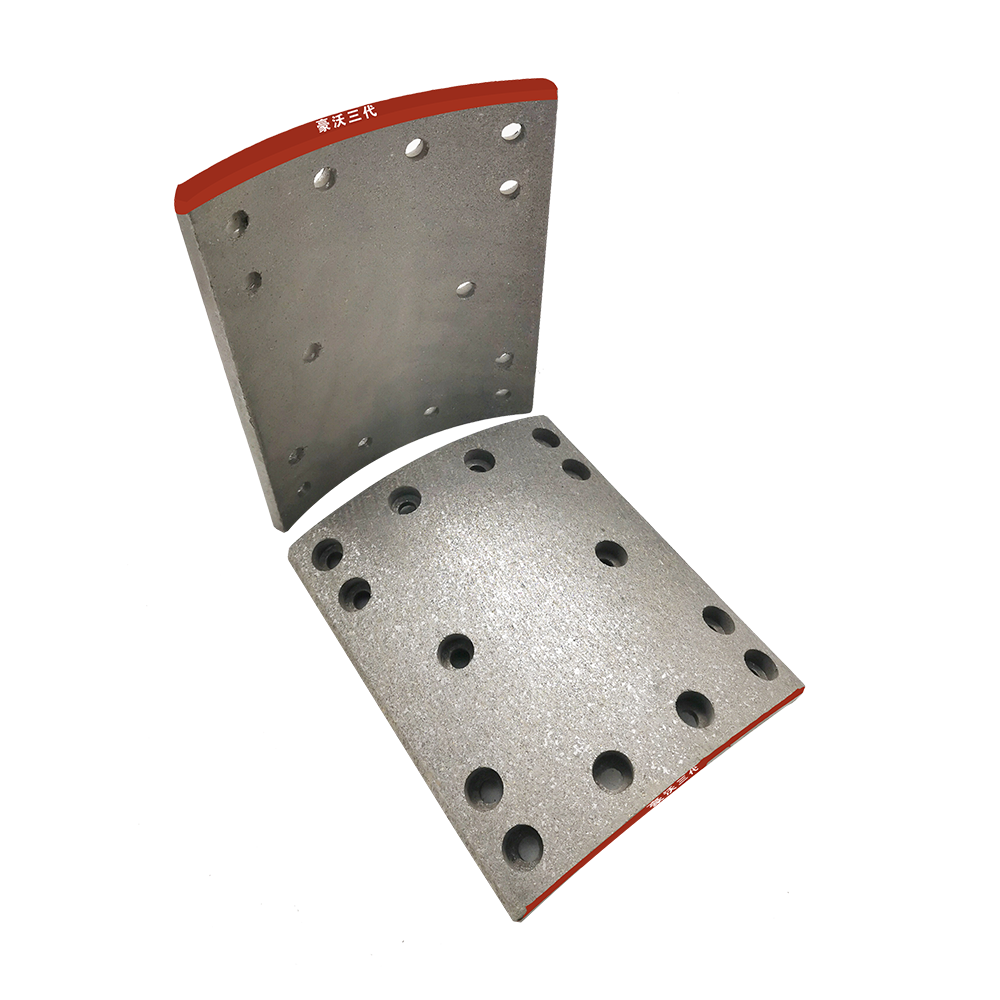 Semi-Metallic BRAKE LINING for SINOTRUK HOWO 195 Trucks showing precise curvature and robust semi-metallic composite material